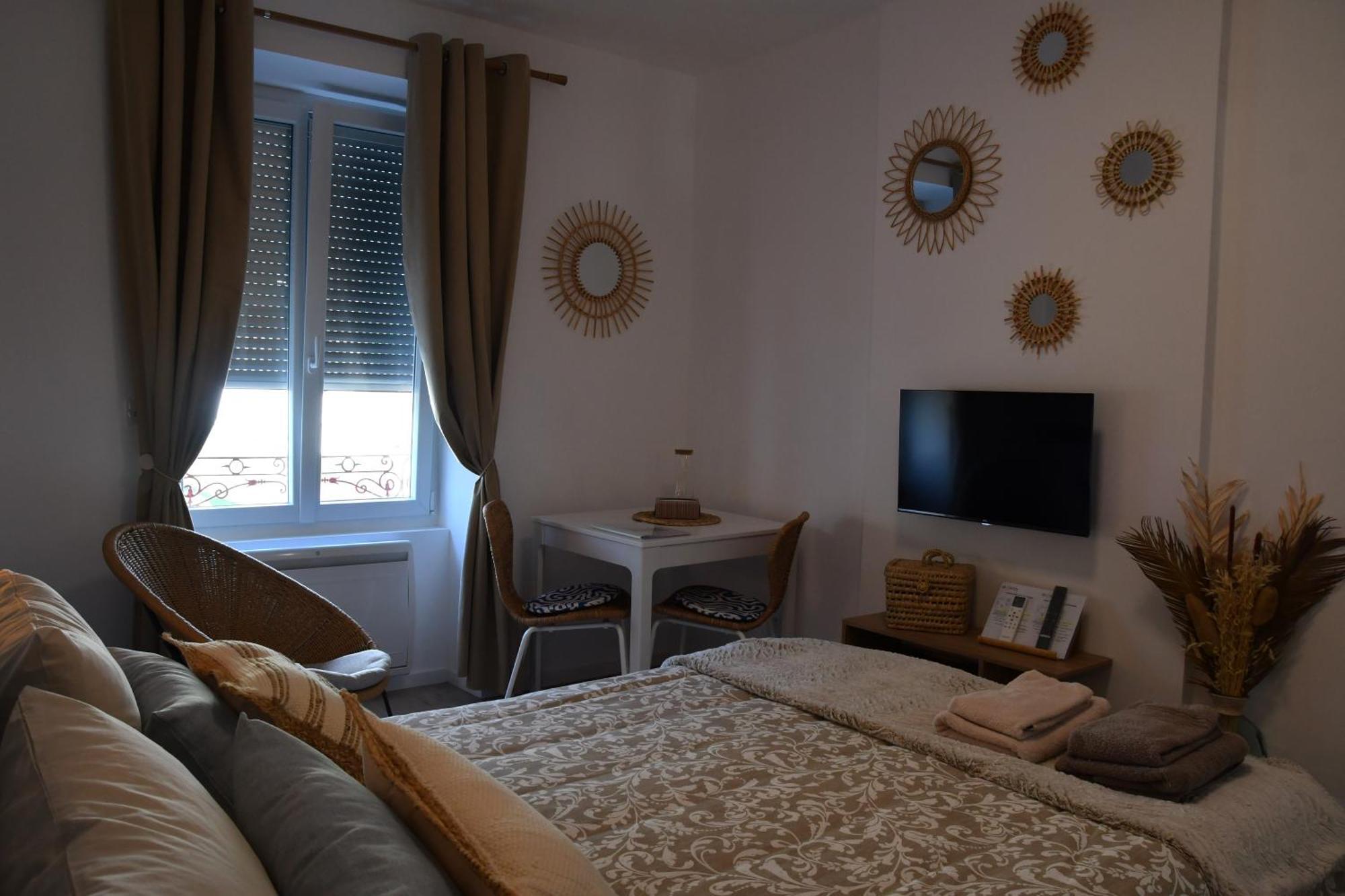 Studio Elegance Naturelle Proche Gare Voiron Extérieur photo